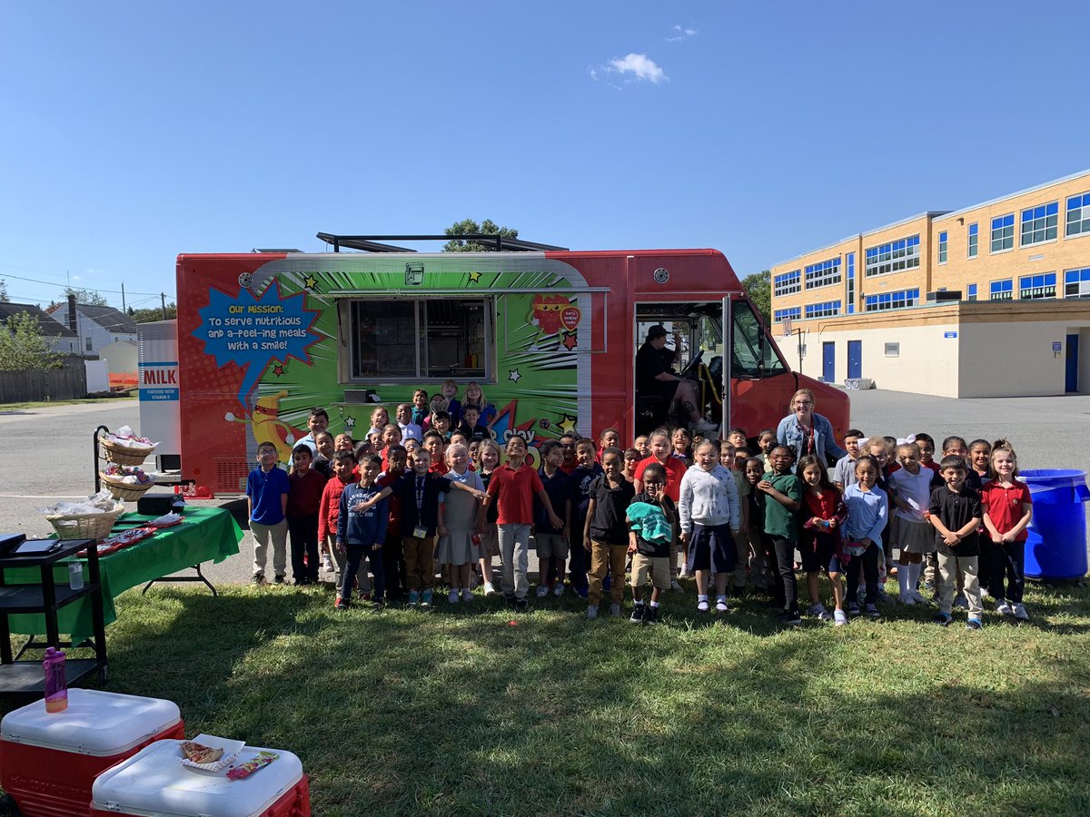 1st grade had a blast at the September PBS Food Truck event!! 🤗 #wearebaltz <a href="/BaltzBears/">Baltz Elementary School</a>  <a href="/miss_dale/">Christina Dale</a> <a href="/Miss_Flowers109/">Jamee Flowers</a> <a href="/MrsCampanella_/">Jina Campanella</a>