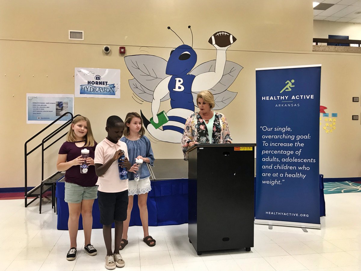 #HornetHydration for the win! <a href="/_BESHornets/">Bryant Elementary</a> is the latest school to install a water bottle filling station. This marks the 5th station within the district. Thx to Bryant school officials and AR Surgeon General Dr. Greg Bledsoe for promoting #rethinkyourdrink!