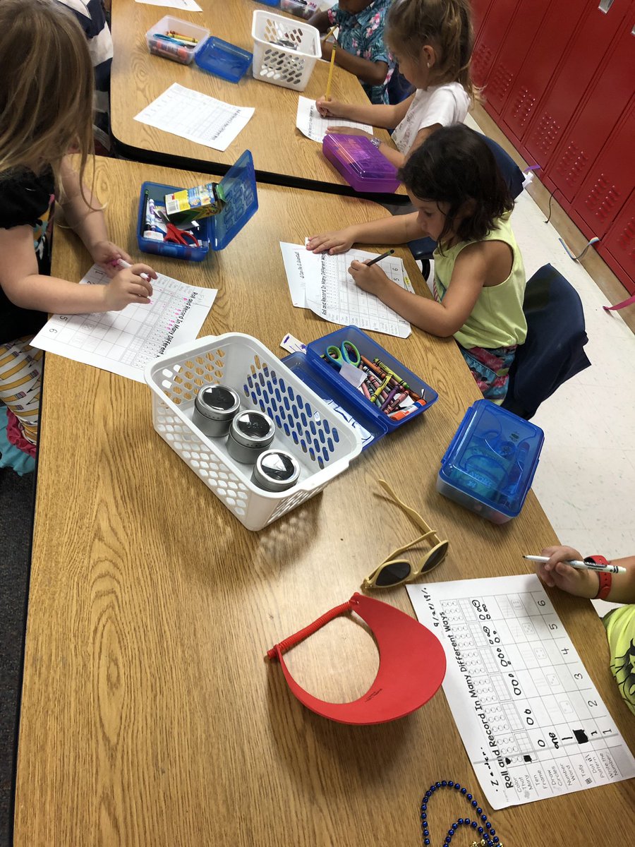 ktlnche's tweet photo. How many ways can we represent a number @CastleHillsES #chedragonpride https://t.co/mPfRk2qkyE