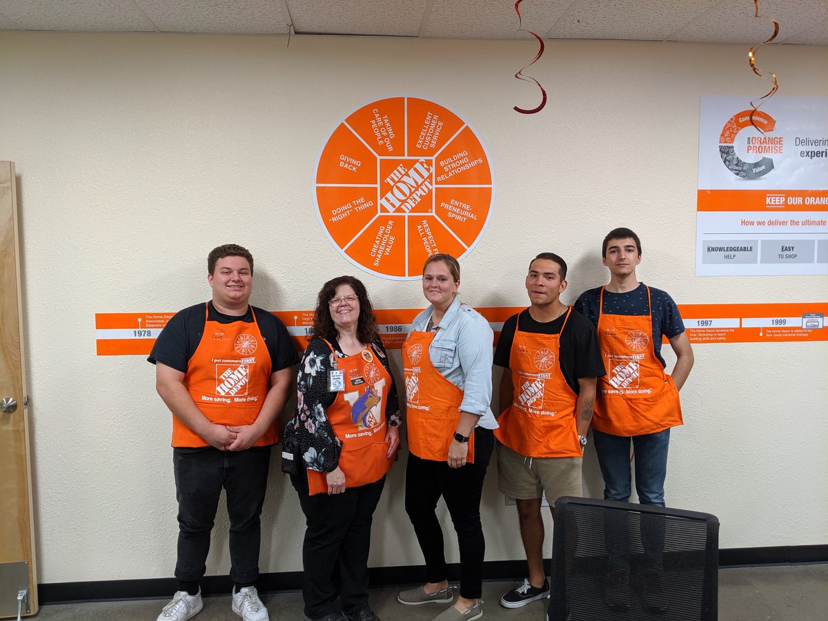 Got some brand new faces here at the Sherwood Home Depot! The first day of many great ones to come congratulations team and welcome #onehomedepot #newsmiles #futurechampions <a href="/geri4015/">Geri Downs</a> <a href="/Beckysnell6/">Becky Snell</a> <a href="/dawnlynnhudson1/">dawnlynnhudson</a> @ASMJohn1 <a href="/Bselch/">Brianna Selch</a> <a href="/kyle_mckinnon12/">🅺🆈🅻🅴 🅼🅲🅺🅸🅽🅽🅾🅽</a>