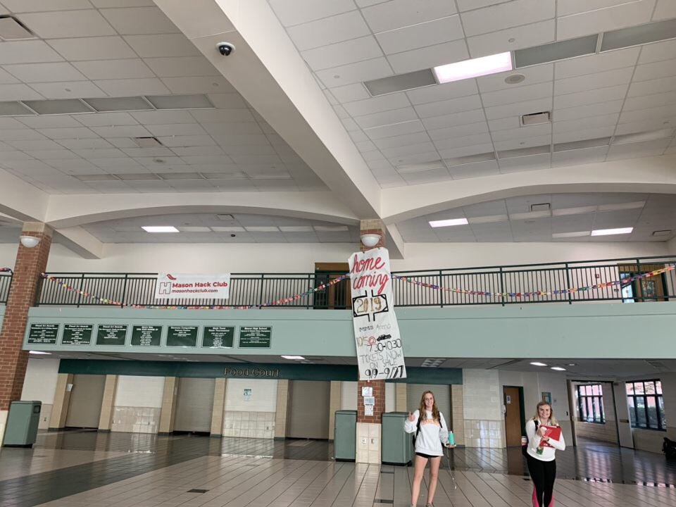 Start with hello week!! Freshman wrote quotes that helped them get through hard times &amp; they were put into a quote chain!! 💚👋 <a href="/mhssibs/">MHS SIBS</a> @sibs_advisor