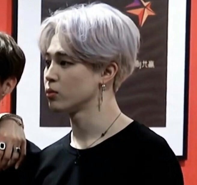 liIjiminvert's tweet photo. call him what he is,,,, a puppy with big puppy eyes https://t.co/tOA3epLxq8