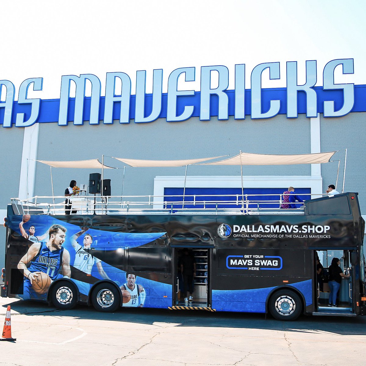 Dallas Mavs Shop We Re Thrilled To Reveal Our New Dallasmavs Shopping Experience Today Employees Got First Dibs On Experiencing Our Dallas Mavs Shop On Wheels Come Check It Out At