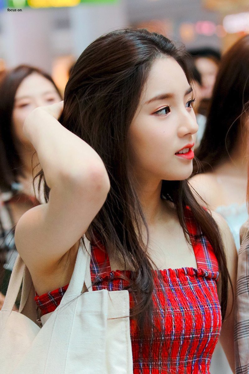 heejin pics (희진) tweet media