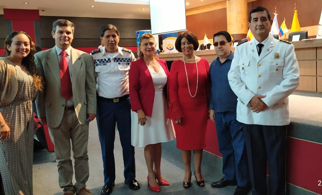 itesutec's tweet photo. Hoy inició el III Congreso Internacional de Transporte, Tránsito y Seguridad vial organizado por #ITESUT e Importantes Autoridades del País #Ecuador presentes en el congreso con ponentes Nacionales e Internacionales https://t.co/Smx88ytIx3
