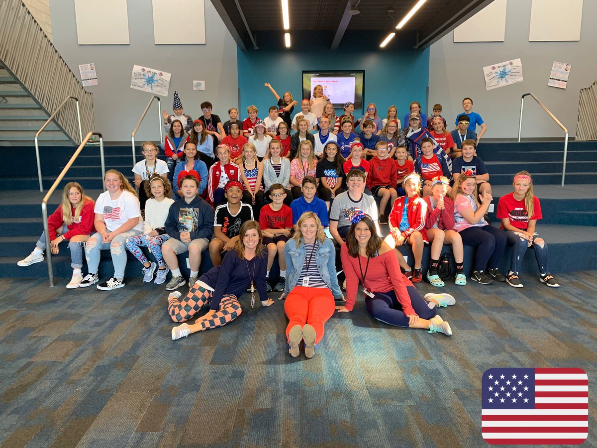 On the 3rd day of Muskego Lakes’ Spirit Week students got to express their spangly pride for America Day!! #Murica 🇺🇸