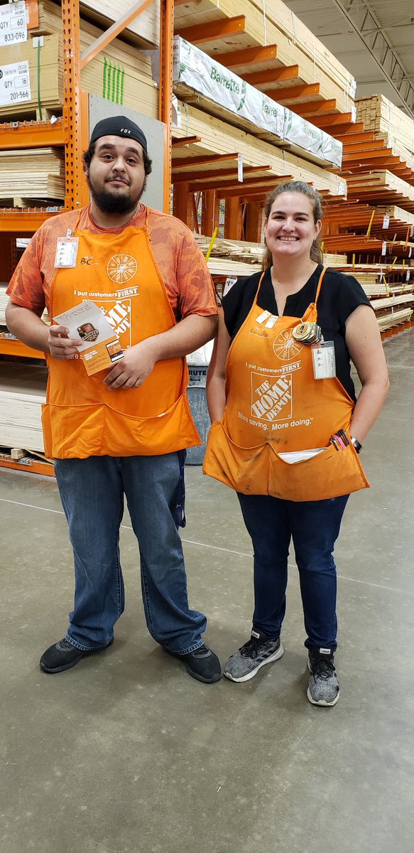 Great job to Daisey and Skylar for getting their bronze homer awards! #victoriafreight <a href="/JarrodFarmer4/">Jarrod Farmer</a> <a href="/KKalonich/">kevin kalonich</a> <a href="/FaberGary/">Gary Faber</a> @kimbrough_mk