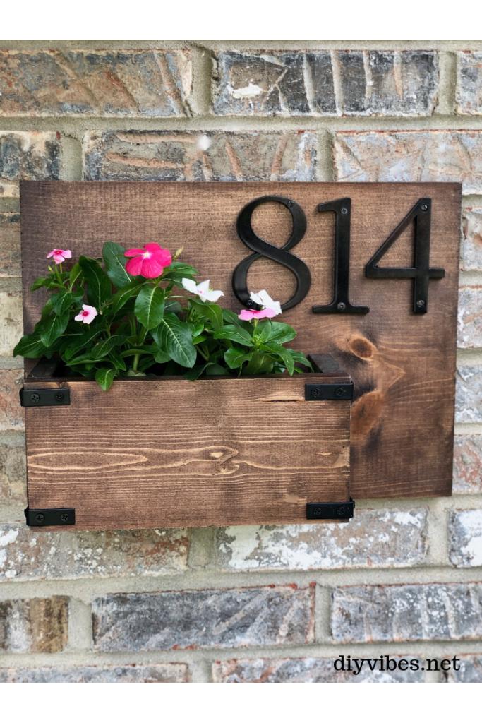 DIY House Number Sign | DIY vibes buff.ly/2nhmEZX