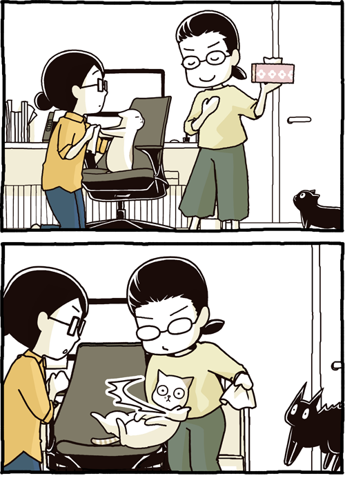 こちらの職場では猫の顔を拭く技術も学べます。まずはヘッドロック。 