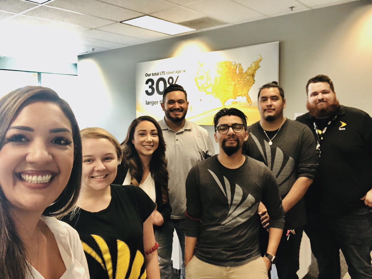 cazares_noelia's tweet photo. Great store visit with our #WL partner in #Fresno. SBE committed to 5 #CL GA this week💪🏽 Thank you Alicia and @FRSWL for the introduction. #TeamSHW #WeAreNW @EliSprint @JamesLeeWC @Chris_Brydon @CherylKeeler8 https://t.co/RjNJawTimJ