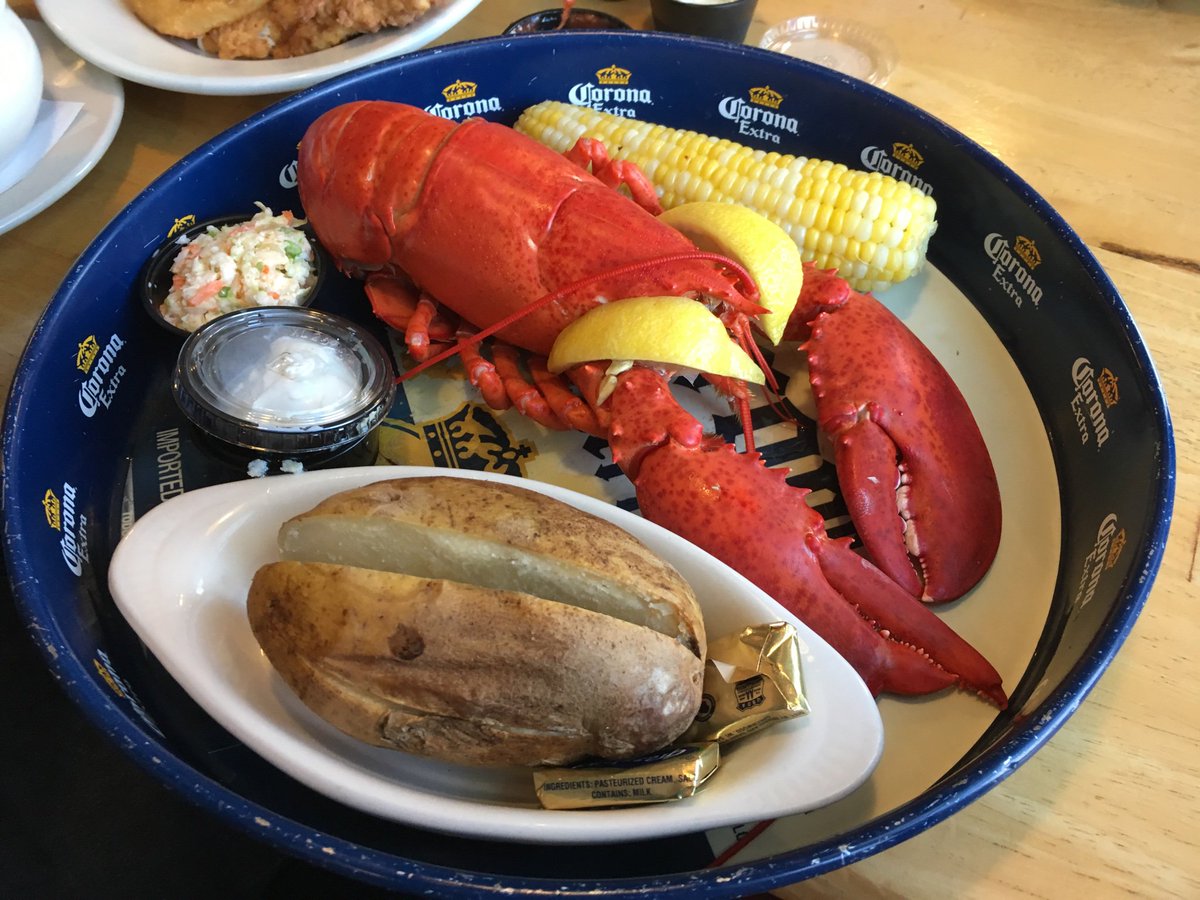 @FoodTravelist @RickGriffin @SashaEats @Adventuringgal @carollivestoeat @DonNadeau @DarleyNewman @poetixtrip @chefandbride @epicureanexpats @jay_eatz Is this enough for the #LobsterDay, @FoodTravelist? 😀 From our summer #Maine #roadTrip or #foodtrip, I guess 😋 #Foodie #travelphotography #travelforfood #GuessWhereIWent