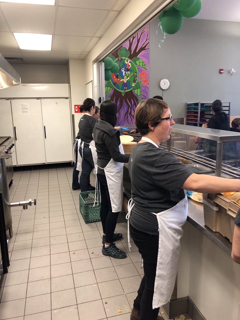 KevinLasiuk's tweet image. In partnership with @UnitedWayStoon &amp;amp; @SaskatoonFriend , for @Stantec in the #community week, Saskatoon staff also helped serve a nutritious lunch today at the Friendship Inn. Looking stylish in those hair nets! #stantectogether