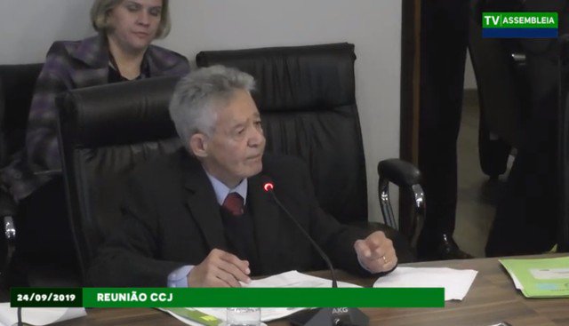 Deputado do Paraná diz que salário de R$ 25 mil sofreu achatamento: "Não paga metade de um carro popular" glo.bo/2lLUh5R #G1