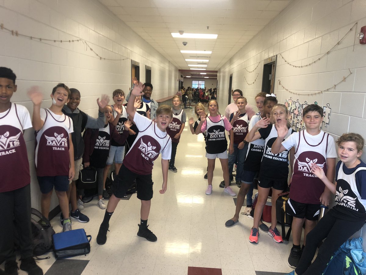 Today our cross-country team greeted classmates for “say hello”week! #oneccps #everyraveneveryday_edms @Strittmj