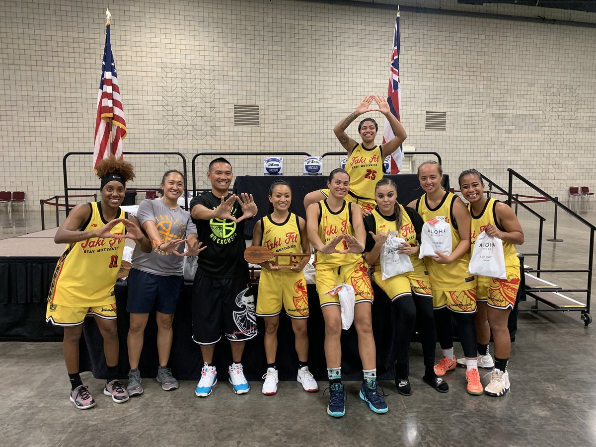 takifitness's tweet photo. Champs 🏆 at the 1st Annual CNHA tournament with the TAKI FIT Wahine ballers. Had a blast running with an amazing group of ballers 💪🏽 #takifitfam #takifit #wahineballers #CNHA https://t.co/WLMTELbnyK