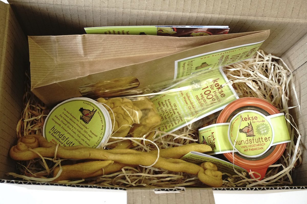 InfoHundsfutter's tweet photo. Shop now #healthy #Dogtreats #shopping: https://t.co/uuyarWQPtu
#Fair #produced #without #conservatives #no_additives #hipoallergenic #healthy  #sustainable #vegan #vegetarian #climafriendly #ambientfriendly #packaging also #unpacked #available #in #Shops #Berlin #München https://t.co/Yf50HxGZ3K