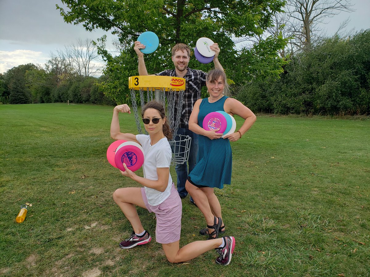 We're taking a mental health break with frisbee-golf in the park! Co-benefit: team building, fresh air &   exercise! 🌿🥏🏃‍♀️

Things are bright at #CanadianWaterNetwork! 🤩🌻

#mentalhealth #positiveworkenvironment #teambuilding #funatwork #fantasticteam #lovewhatyoudo