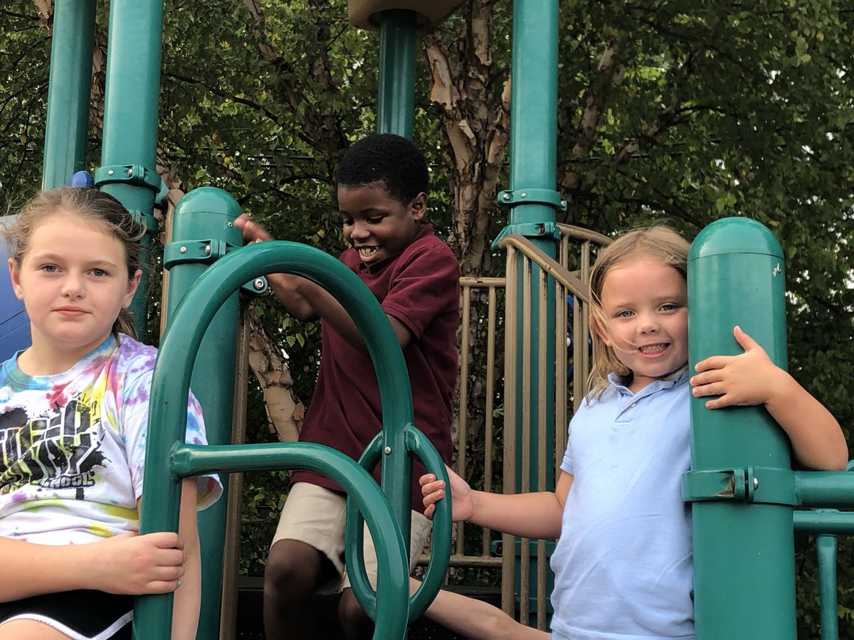 SchoolChoiceKy's tweet image. Learning about academic stress at tonight’s #schoolchoiceky meeting. Thanks to awesome volunteers from @AHSRockets and @stxtigers !#breakingpoints #operationparent #changinglivesthrougheducation