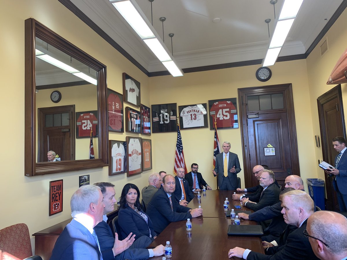 Great to meet with <a href="/OHElectricCoops/">Ohio's Electric Cooperatives</a> this afternoon. We discussed bipartisan legislation I’ve introduced called the RURAL Act that will help address the lack of rural broadband in #Ohio &amp; promote economic development and #job creation throughout #Ohio.