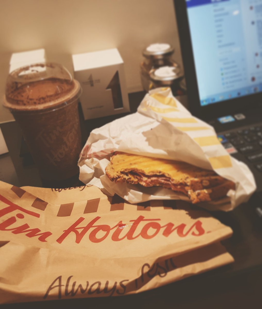 RainbowTiara3's tweet photo. Count the #memories, not the #calories💪
.
.
.
#carpediem #timhortons #kitkatshake #food #foodlover #foodranger #foodphotography #foodblog #freetime #bloggersofinstagram #blogspot #Dubai #mydubaidiary #ootd #instapicture #foodies #brunch #wednesday https://t.co/aaNZPtMGqI