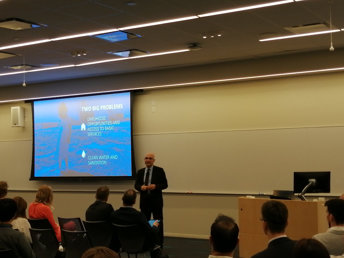 afr_xyz's tweet photo. @MOTuran presenting @sdgiaorg at @microsoft &amp; @UNDP event "Leading social impact through innovation and partnership" #SDG17 https://t.co/uoYgGC0j2G