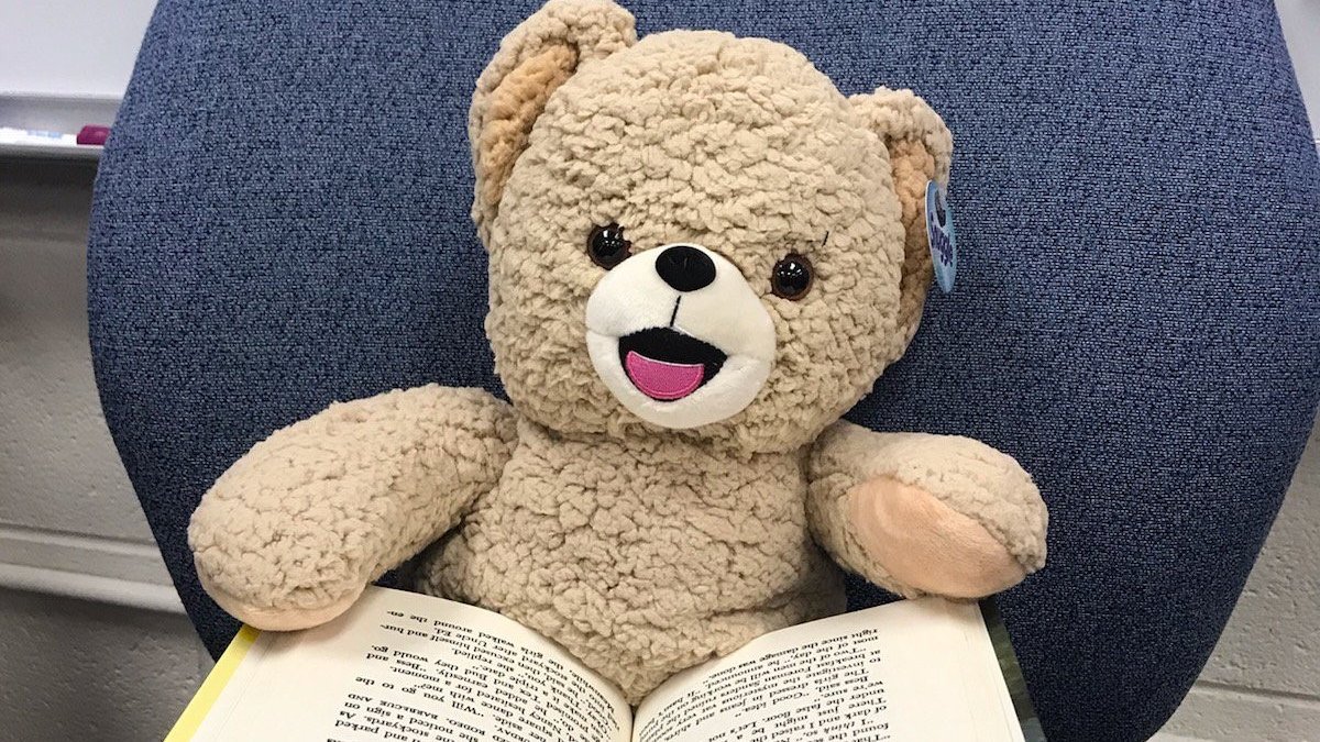 Reading aloud is one of the most important activities for future success in reading, so each kid in Kindergarten, 1st, 2nd, and 3rd grader got their very own snuggly reading buddy. 

#BackToSchool #ReadingRocks #SocialGood