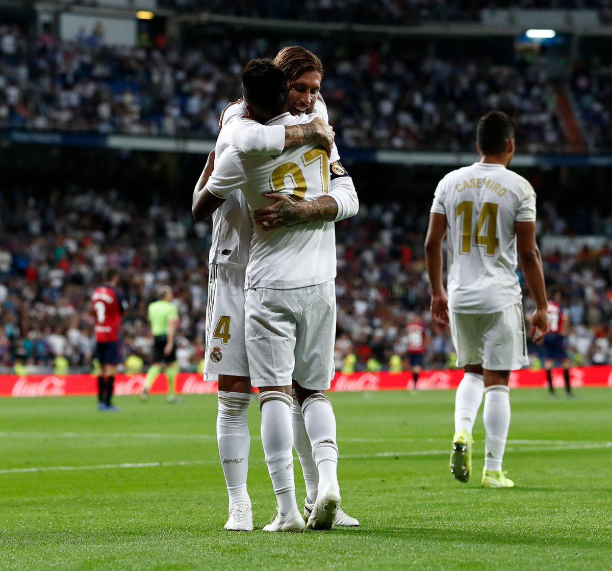 RodrygoGoes's tweet photo. Obrigado, senhor🙌🏾 Debut oficial con camiseta del Real Madrid, ¡Qué momento! Gracias @Casemiro 🤣 Ahora seguir trabajando ... #halamadrid @realmadrid https://t.co/dOzqLxyzwc
