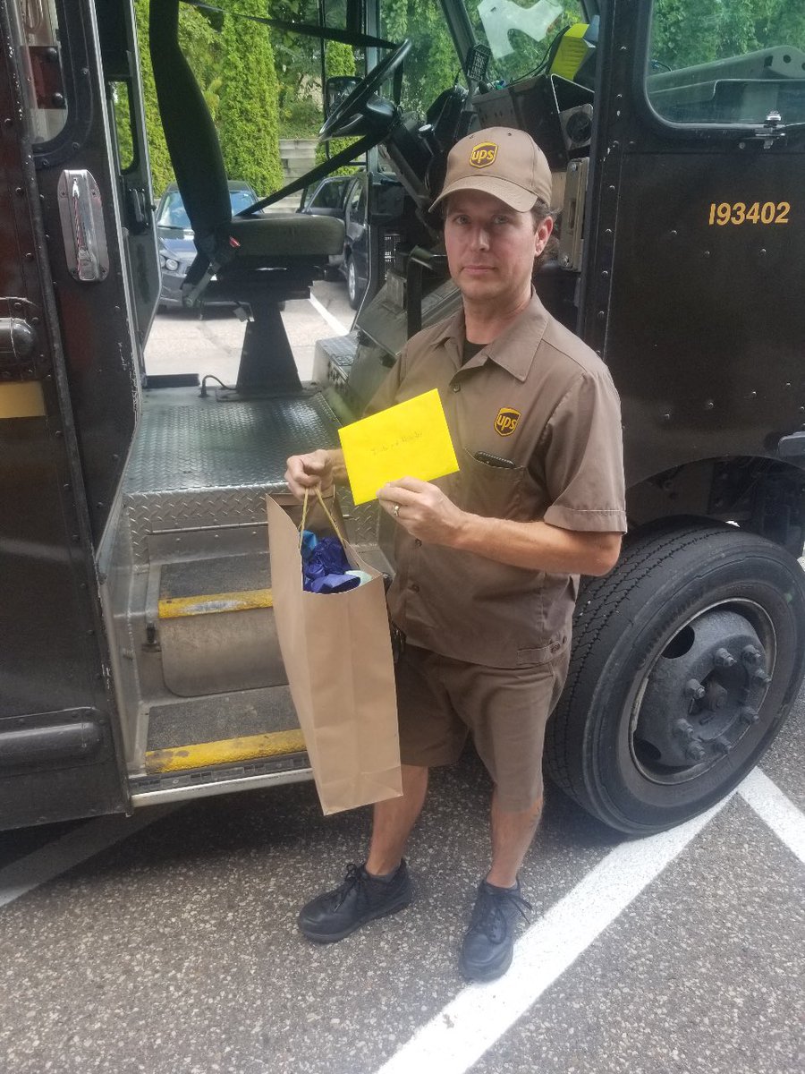 AndrewJ808's tweet photo. St Croix Service Provider Dennis Weirick 25 yrs ZERO injuries ZERO crashes and some impactful recognition from his supervisor @alberts_trent.  Amazing accomplishment! Amazing Leadership!  #iCommit @Stephanie_Dex @JohnVPeters @chriskorba22 https://t.co/YlmbWuiJQV