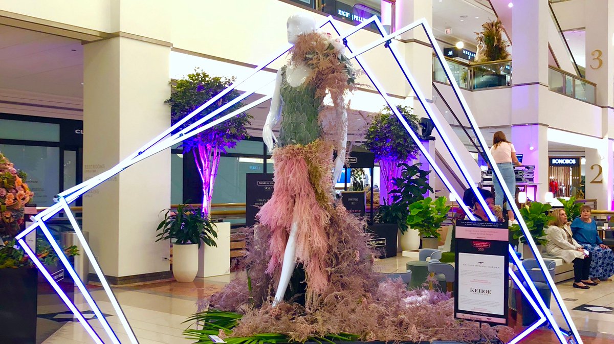 chicagobotanic's tweet photo. We're excited to be part of @fleursdevilles kicking-off this evening and running through Sunday @900shops. Stop by to see our floral beauty styled by @kehoedesigns and inspired by our new holiday event, Lightscape. Learn more: https://t.co/92QONJUNKT #fdv900shops #CBGLightscape https://t.co/M3WzARvSCT
