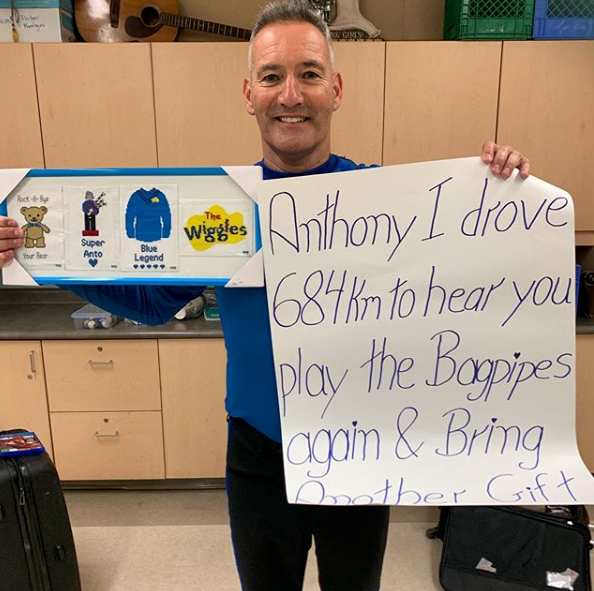TheWiggles's tweet photo. We are so grateful for any amount of distance you all travel to come and see our show! Wow!! We had so much fun in St Johns today and are looking forward to 2 more shows here tomorrow! @Anthony_Wiggle
#TheWiggles #PartyTimeTour #CanadianTour https://t.co/w2Of0tQViF