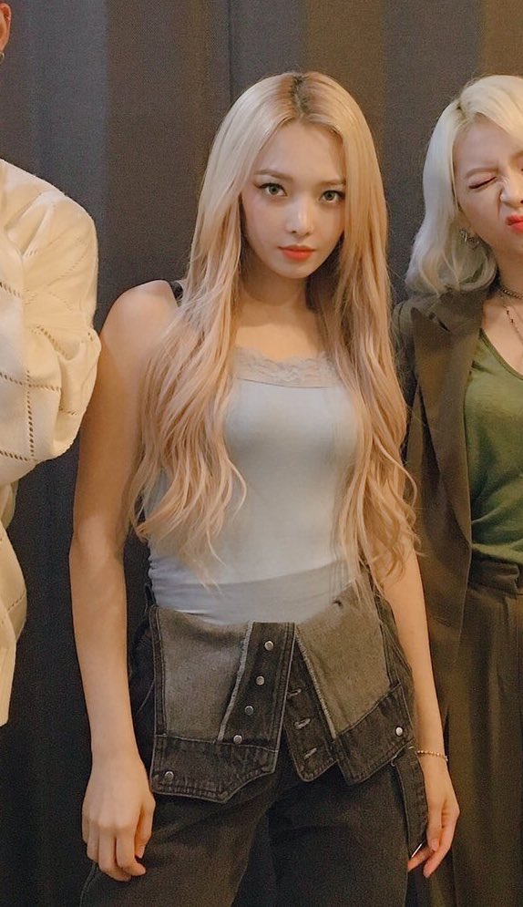 JSSOM_kard's tweet photo. 헐 뭐야 넘 예뻐 https://t.co/0NPs2jH3YM