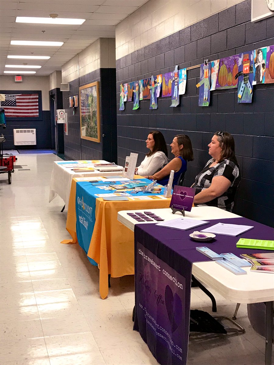 MrsChauvinSW's tweet photo. Thank you to the resources who came to support our SMSD families &amp; community at our suicide awareness and prevention might! #smsd50th @JOCOMNH @drjohnmckinney #SuicidePreventionMonth https://t.co/3aqZBfewkS