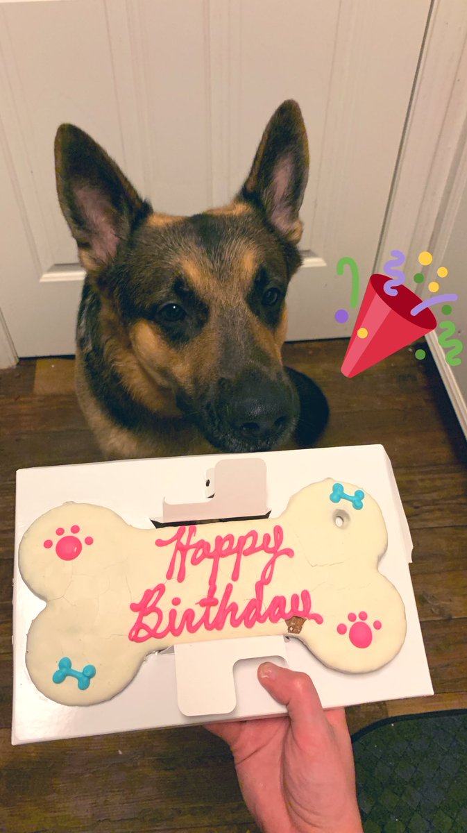 bon3daddyy's tweet photo. ITS CHIEFS BIRTHDAY EVERYONE!!!!!! 🎉 🎈 https://t.co/oYfhPozOqk