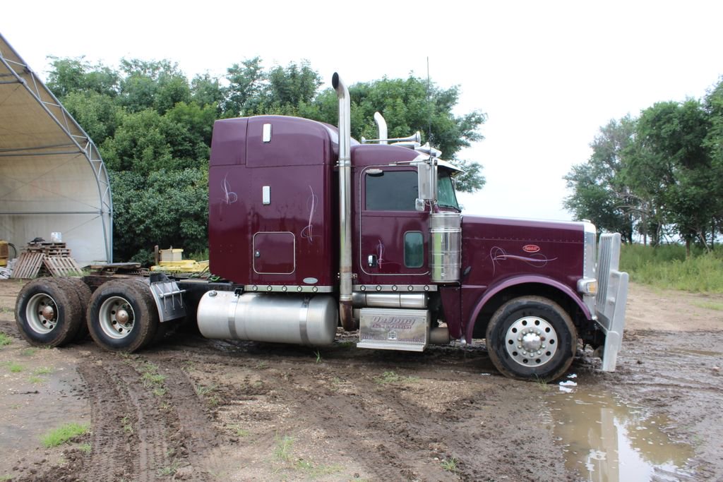 AgVisors's tweet photo. ONLINE ONLY AUCTION
Feedlot Retirement Equipment Auction
Bidding Ends: October 31

Over 70 lots! Tractors, Loaders, Hay &amp; Forage Equipment, Cattle Equip, Trailers, Attachments &amp; more. Don't miss out on. Visit https://t.co/10kIL5s0VK for more lots and to bid.

Jordan: 605-809-5552 https://t.co/nGcZxOPk4c