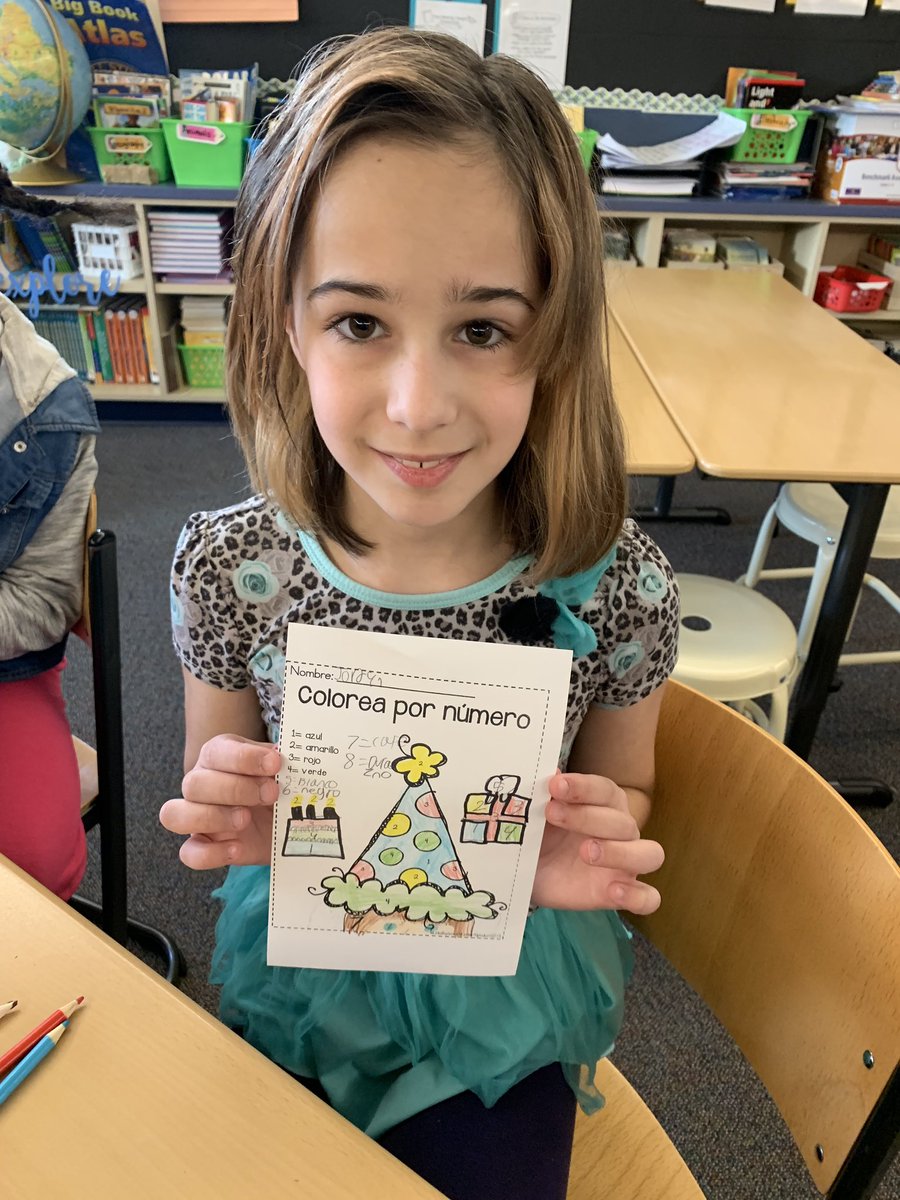 JessiShelton14's tweet photo. Getting creative @SCECougars practicing newly learned Spanish colores #printrich https://t.co/3rS3IKzJGD