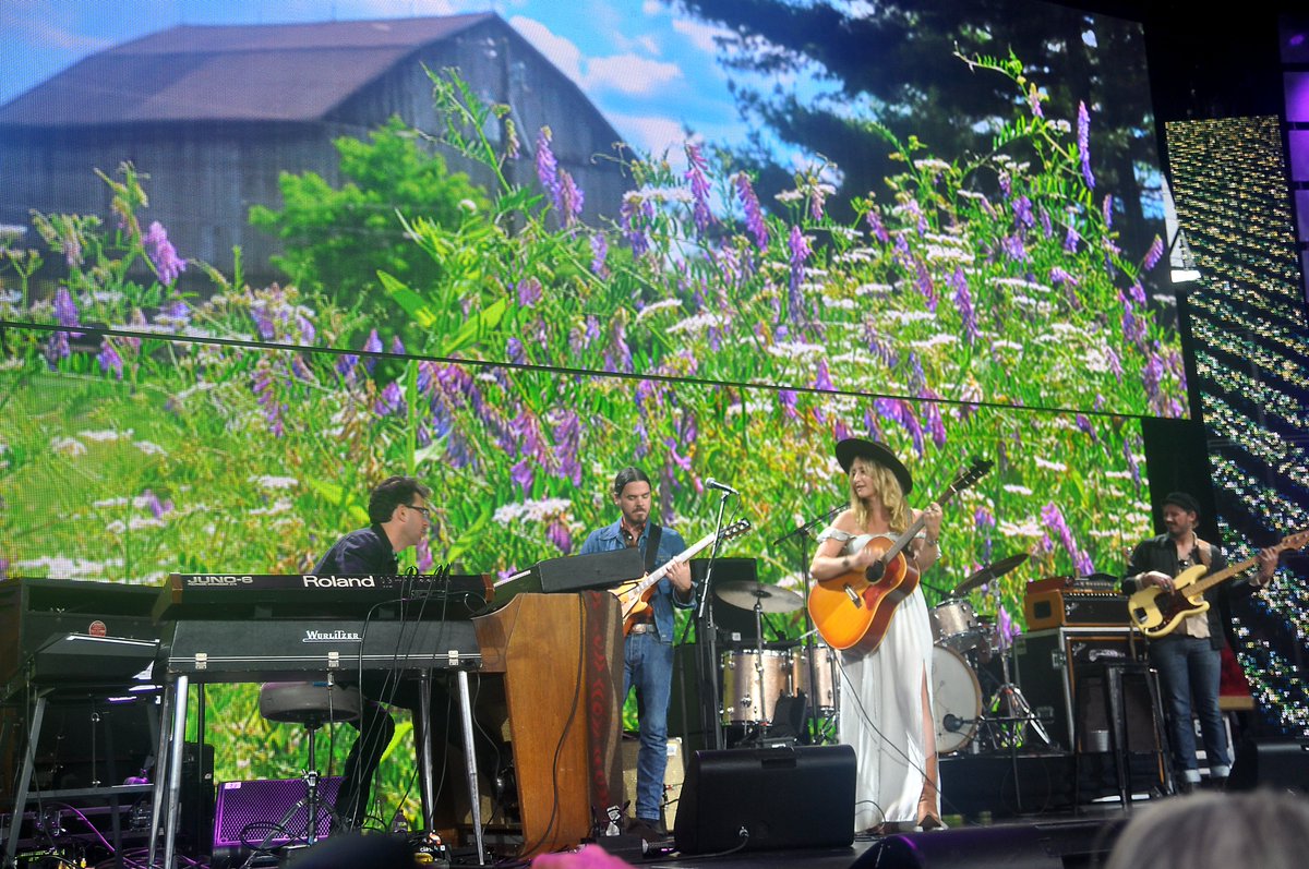 ConcertLivewire tweet picture