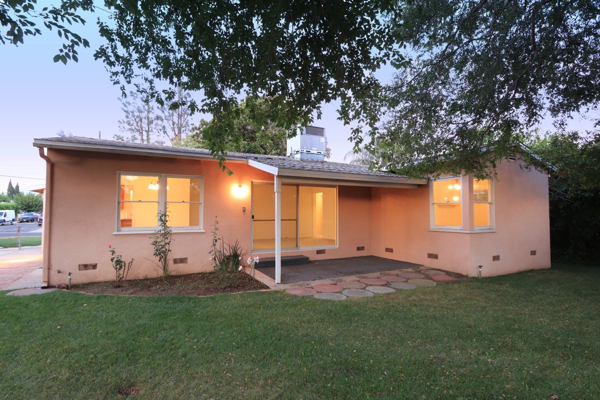 Bfogger's tweet photo. New #Fogglisting #realestate #forsale 8651 Roslyndale Ave, Arleta $ 579,000.00 A great place to call home 4+2 with living room and den - Room for everyone!! A Must See @TheFoggs https://t.co/CbNU61COyP