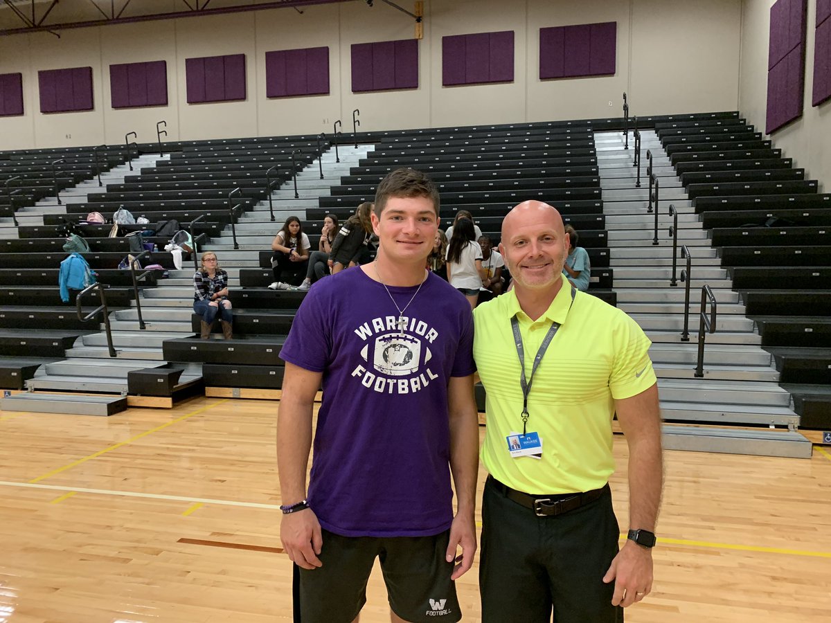 mradreier's tweet photo. @mitchrandall22 @WaukeeTLSAD Huge thanks to both of these gentlemen for being such positive role models for our athletes! Remember, Mr. Boyle is offering these sessions every early out Wednesday at Timberline! https://t.co/HsOXsKB20D