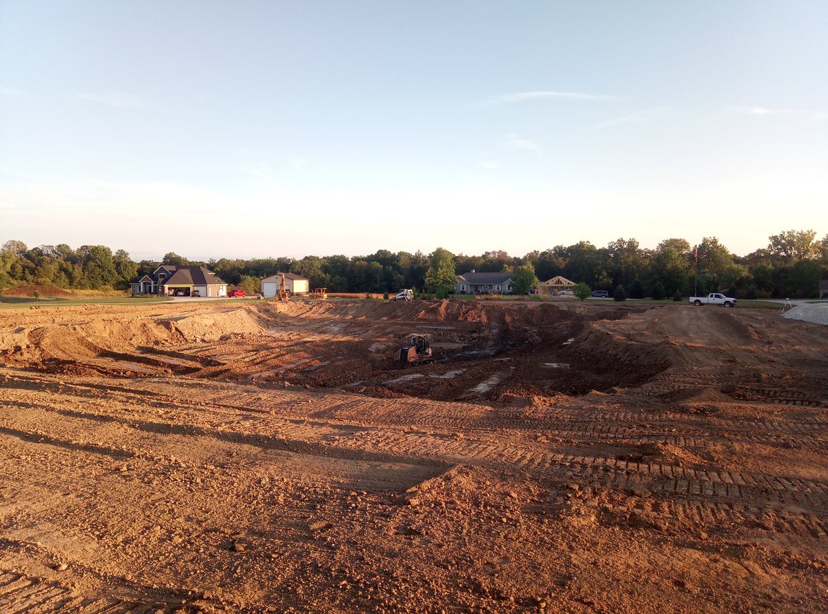 VTreska's tweet image. Thankful for another big client who put their trust and money on a 19 year old to make their dreams come true. 👍