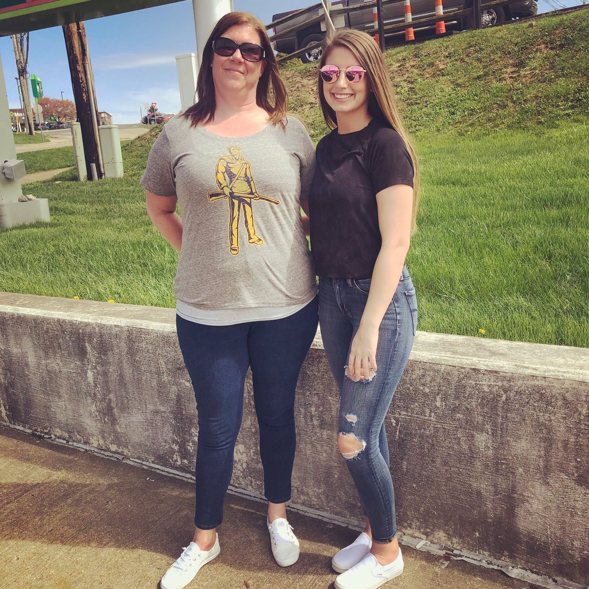 hudnall2's tweet photo. Happy national daughter day to @_McKenzieeeee 😍 https://t.co/lZrZkIGqiL
