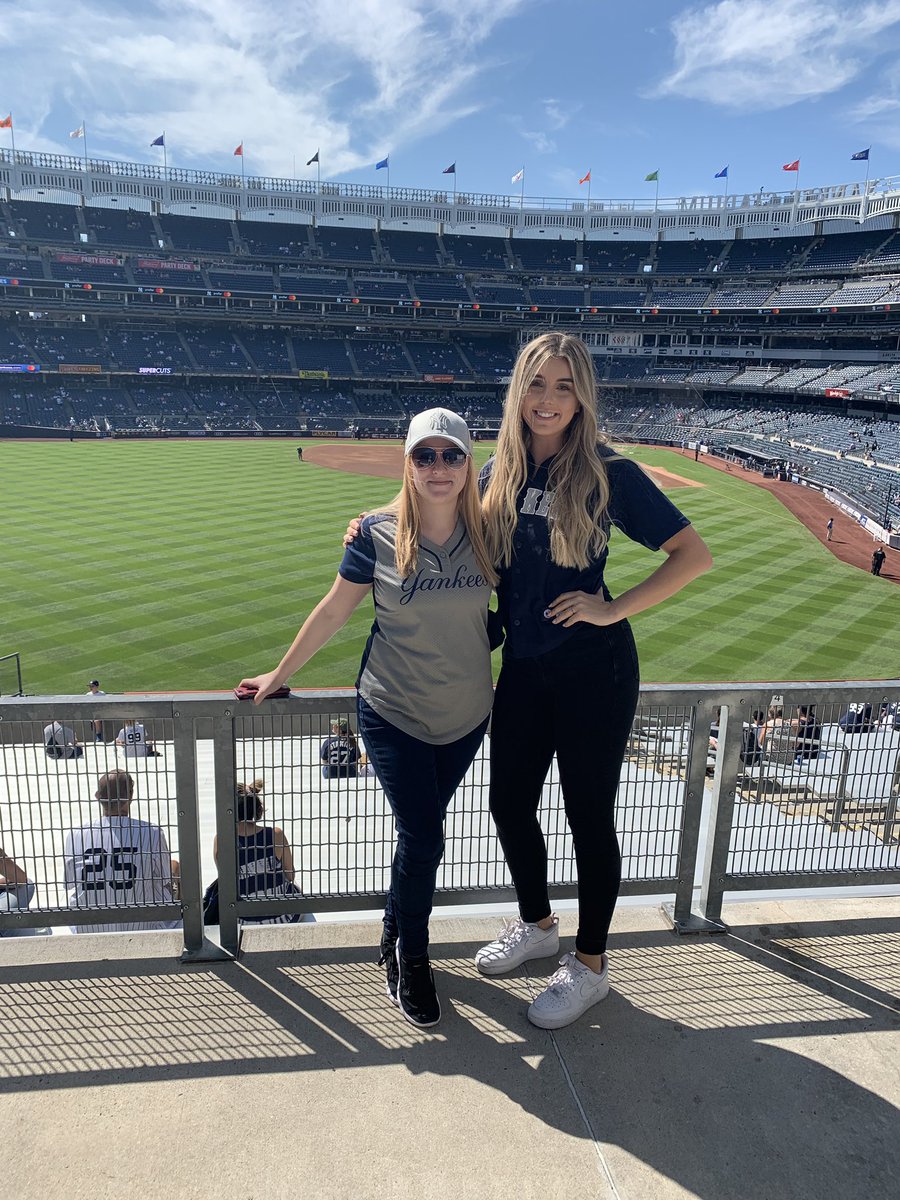 Snows8thDwarf's tweet photo. Seeing my team play in their stadium was a dream come true and to top it off, they won for us! 😊⚾️❤️ @Yankees #newyorkcity #newyorkyankees #newyork #yankees #allrise @yankeestadium https://t.co/YFLE1ex3dZ