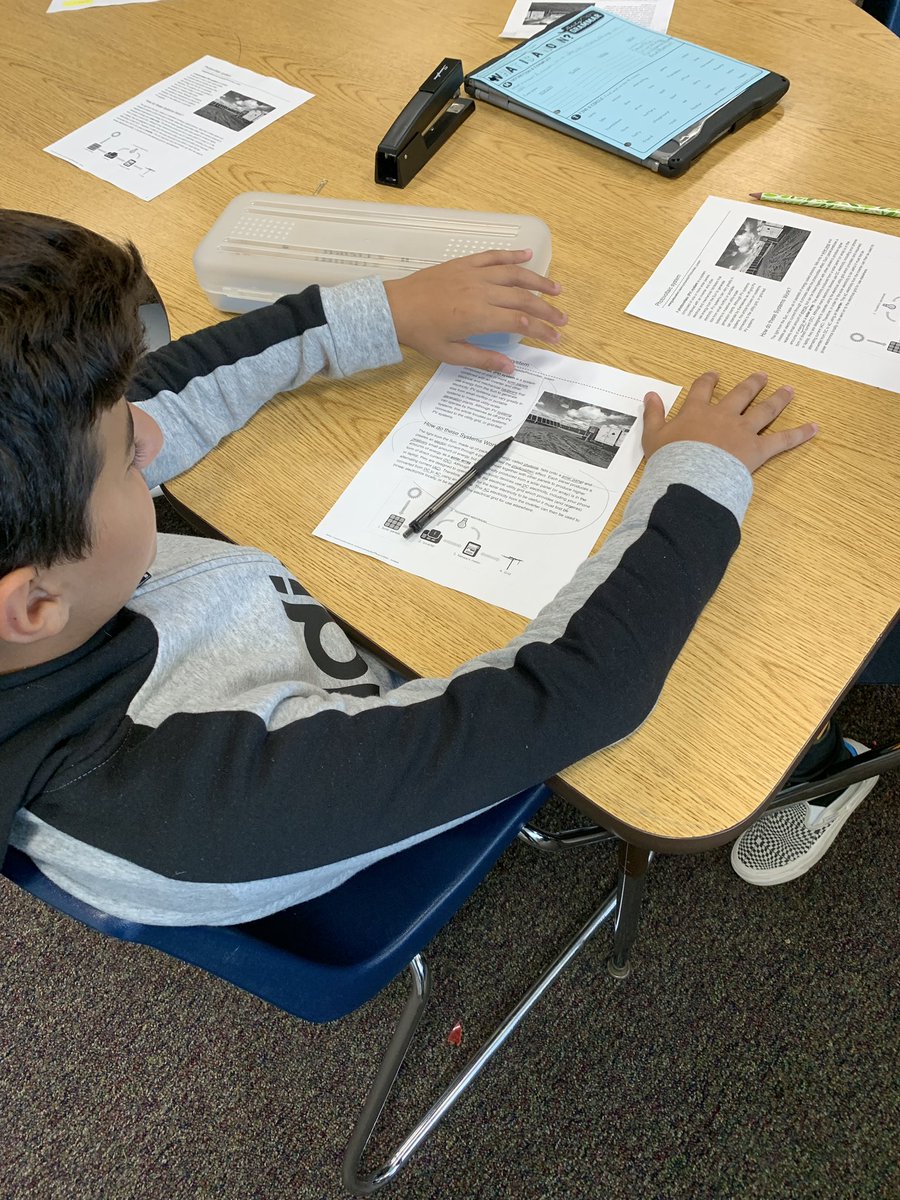 dsteller1's tweet image. Using GLAD strategies to help ELD students understand Photovoltaic Installers. Observation charts, mind map and collaboration! Great job! @hdfrench_holly @TeachingwithMsT @ELD_CV @CajonValleyUSD