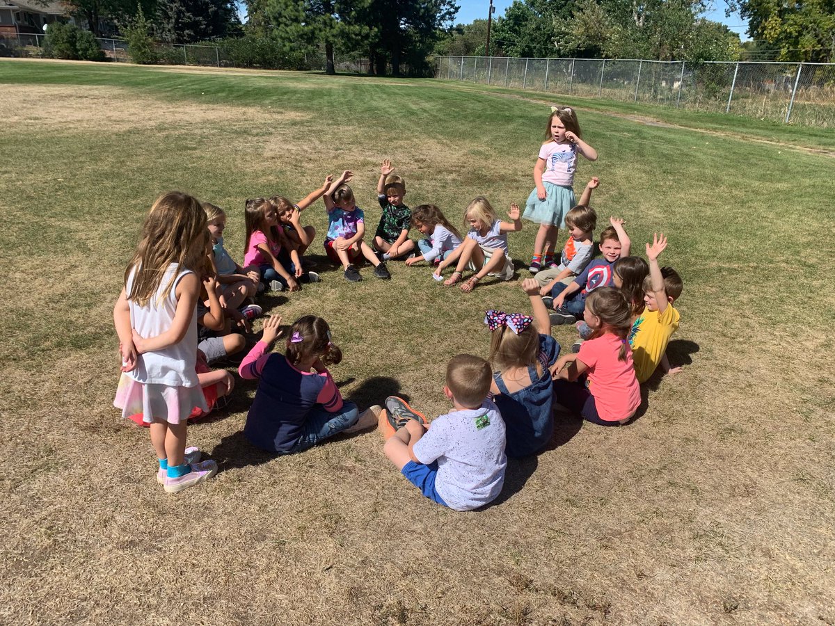 teamGGES's tweet image. We love how our students see themselves as a “crew”. They started their own crew circle at recess then proceeded to play duck duck goose. All on their own! 😍😍😍. #greengablespride @ELeducation @JeffcoSchoolsCo
