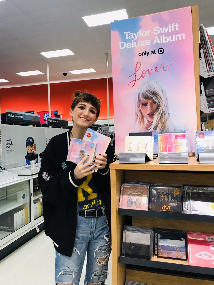 lekawnzzn's tweet photo. i canβt go to target anymore i keep getting more copies #lover #loverattarget #loveroutnow @taylornation13 @taylorswift13 https://t.co/9EtFLJWdPR