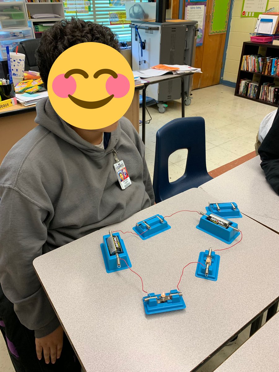 mrsbadeauxtpsd's tweet image. My 6th grade students enjoyed exploring electric circuits!  #cmscougars