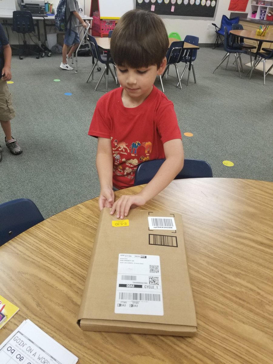 MsGrayCFB's tweet photo. It's these moments I live for! This kiddo requested the Bird & Squirrel series for our classroom, of course I was happy to oblige! 😍 #wishIhadvideo #hereallywasexcited #Room607 #loveforbooks #ThompsonReads #ThompsonIsExcellence https://t.co/asU8UJjVi6