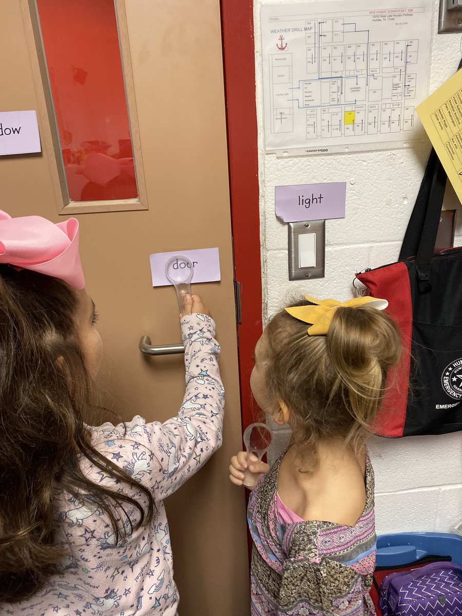 criswelljenn45's tweet photo. We had so much fun being phonics detectives today!!! @HumbleISD_PFE @1stgrade_PFE #onegiantleappfe https://t.co/1uQ9XrwGv9