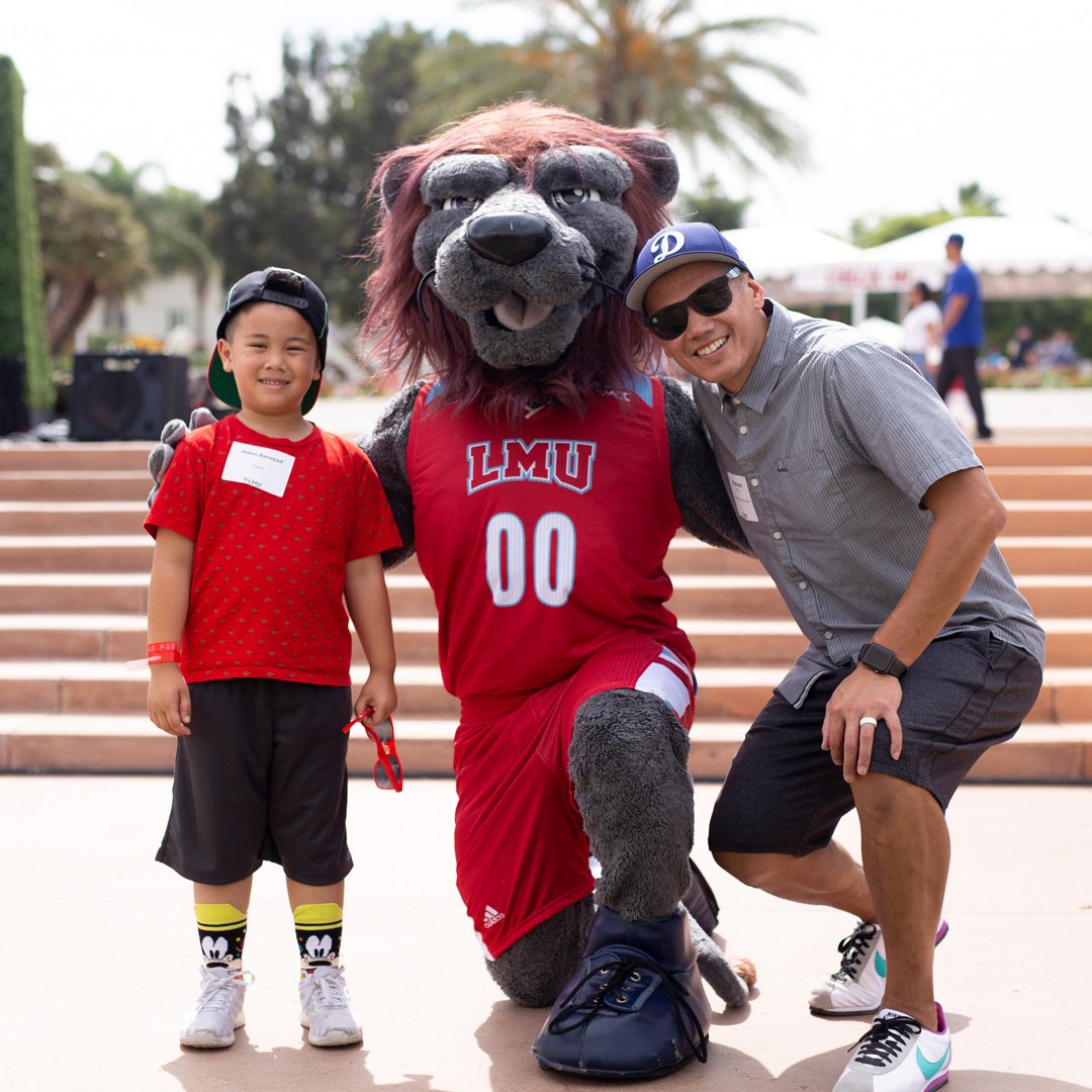 LMUAlumniLA's tweet photo. Thank you for joining us at #LMUAlumniWeekend! We loved seeing over 2,200 of you back on the bluff at the biggest alumni event of the year. Mark your calendars to join us again next year: Sept. 26-27, 2020! Go Lions! https://t.co/6PDBJ2rLmk