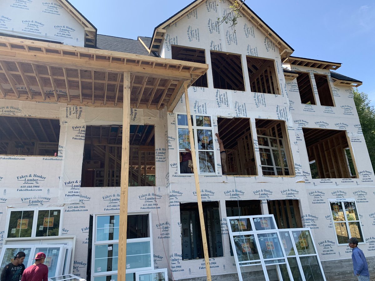 GaryALee68's tweet photo. Windows and plumbing done! Up next electrical.
#leesintennessee #magnoliavalleyestates #eaglevilletn #rutherfordcounty #countrylife #Godscountry #smalltownusa #farmhouse #modernfarmhousestyle #whitefarmhouse #jamietaylordesigns #BoggsCustomHomes #customhomebuilders #allthingshome https://t.co/fUCdc1TUOL