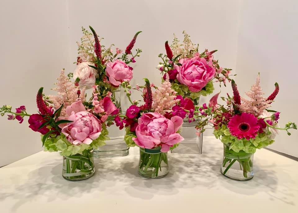 TrilliumFloris1's tweet image. Not sure what to put on your table? How about a few arrangements going down the center? 
#bestofmainline #flowers #ardmorepa #shoplocal #familyowned #florist #roshhashanah #holidayflowers #love 💐💐💐